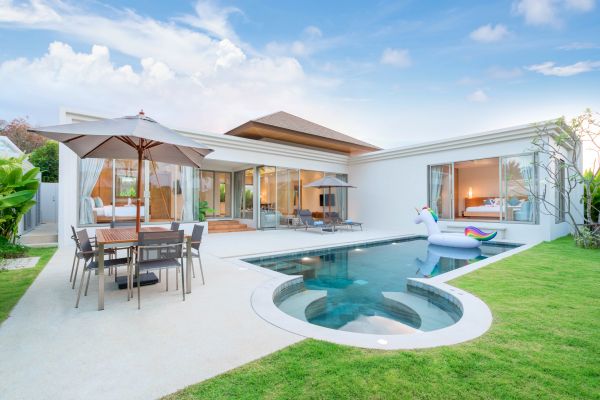 Cost of Concrete Pool Patio Installation in Orem